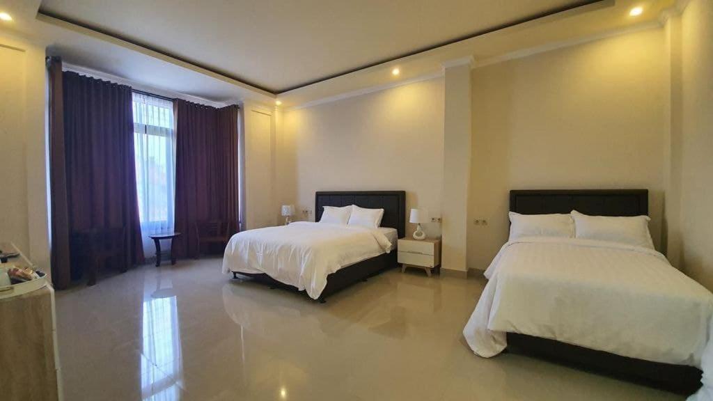 Grand Puri Hotel Batununggul Exterior photo